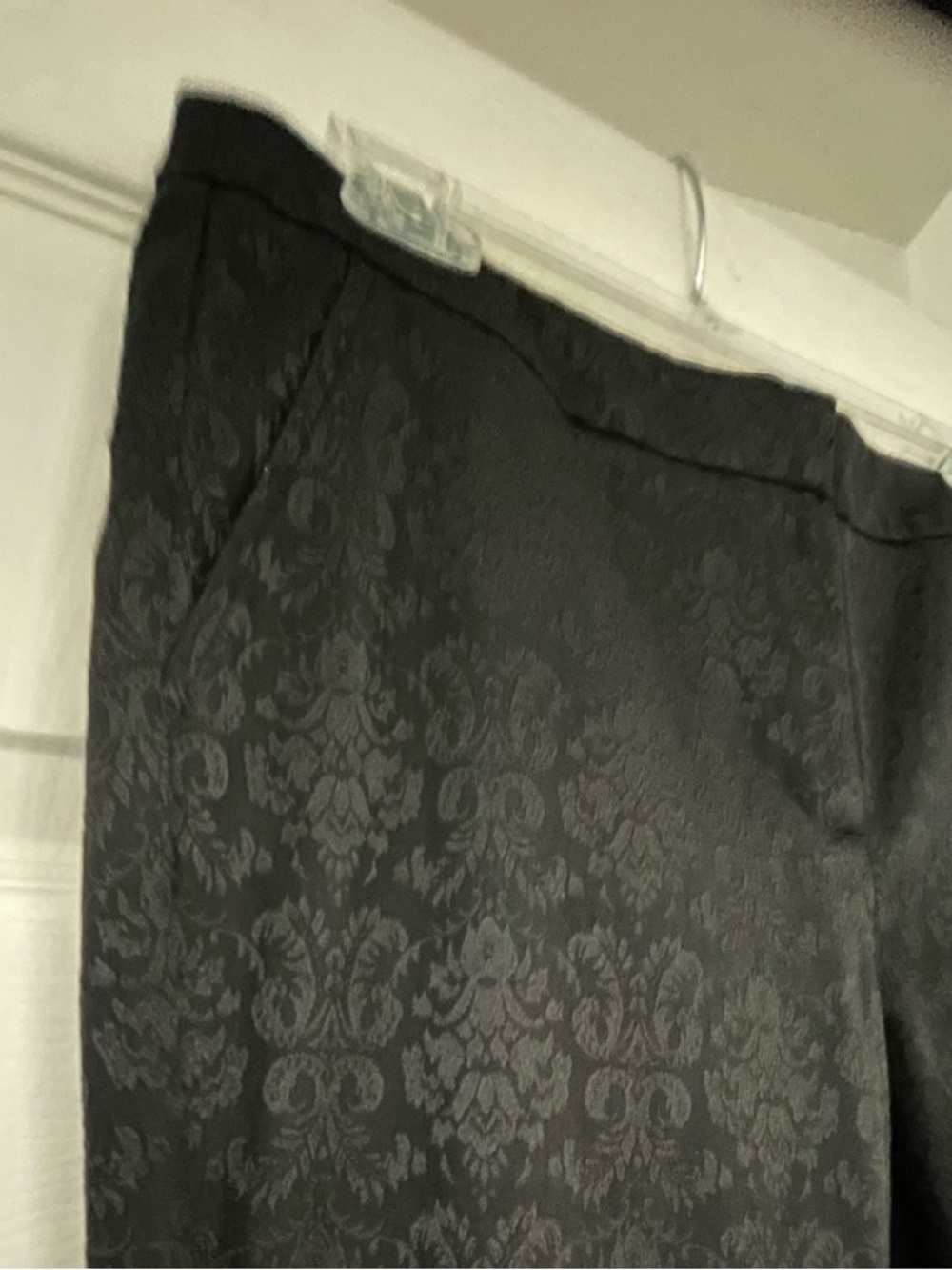 Fabulous Dana Buchman Black Damask Dress Trousers.
